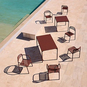 Bliss spisebord inkl. to stoler med armlener - Sand aluminium