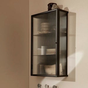 Haze Vegghengt Skap - Reeded Glass - Black